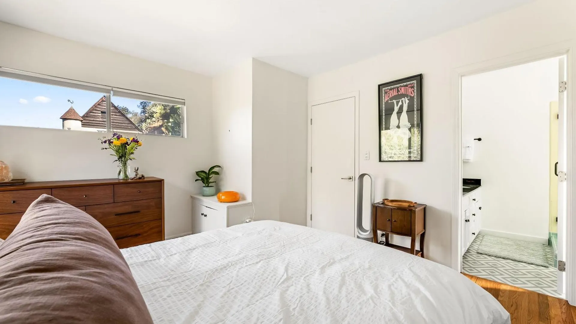 Mid Century Serenity Los Angeles 0*,