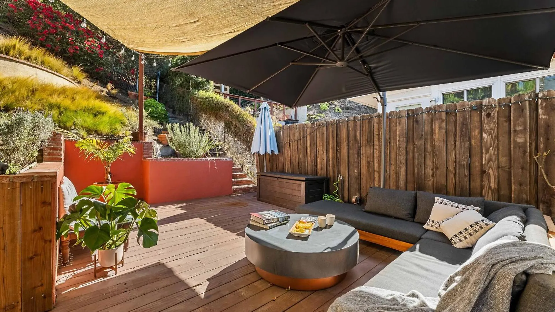 Mid Century Serenity Los Angeles Holiday home