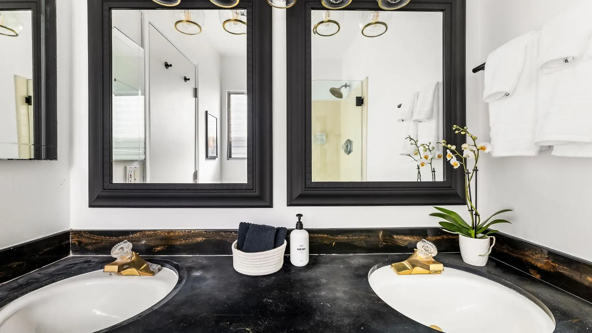 Mid Century Serenity Los Angeles Holiday home